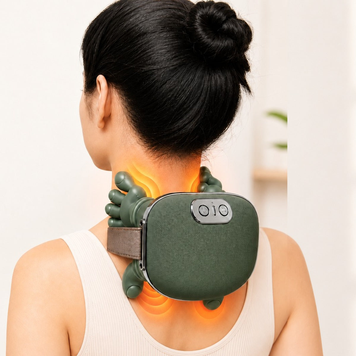 Druvex massager worn on the nape, two kneading hands with warm palm pads