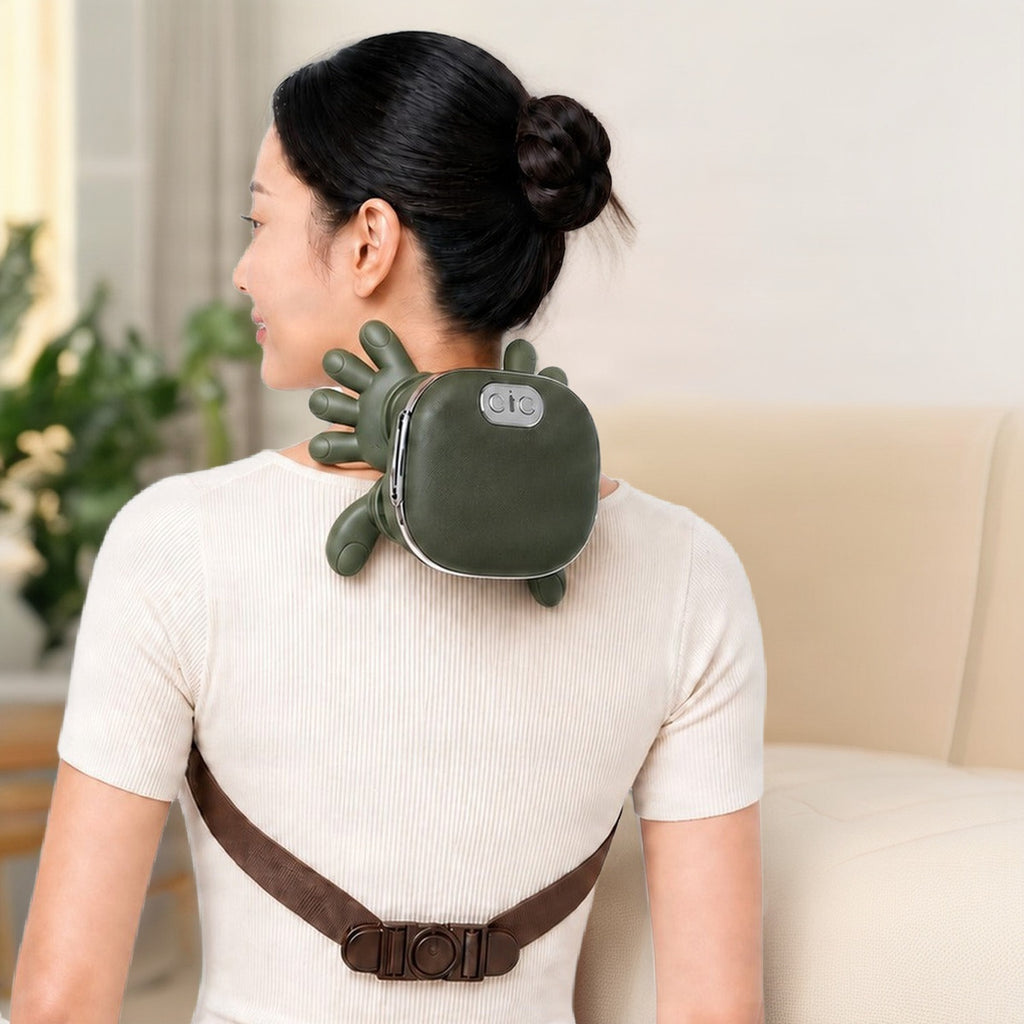 Adjustable strap and buckle clipped at the back